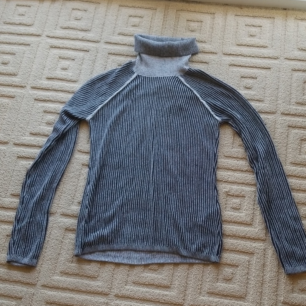 Abercrombie fitted turtleneck sweater